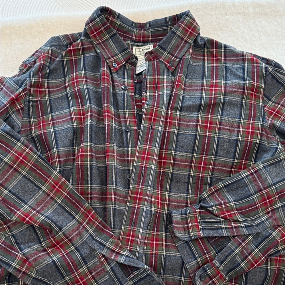 L.L. Bean flannel  Men's Casual Plaid Shirt - Red and Gray